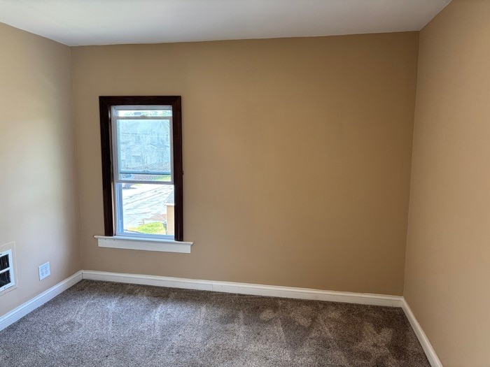 Building Photo - 73 N Oakley Ave