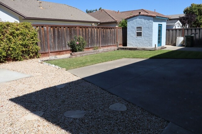 Building Photo - Spacious 5 Bedroom 3 Bath home in Harden Ranch