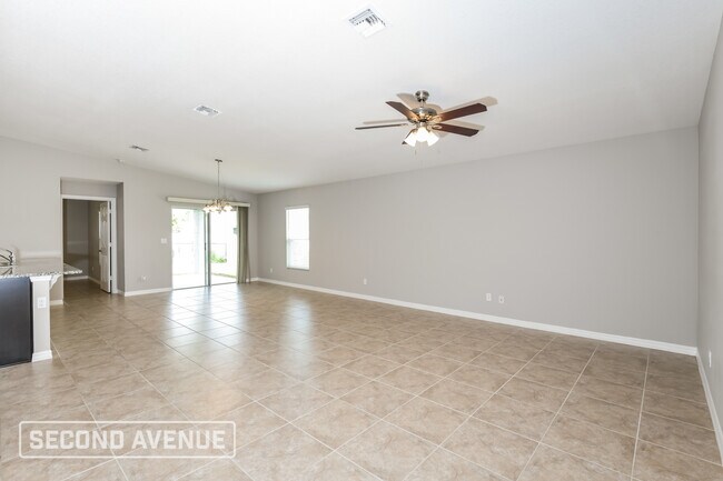 Building Photo - 1312 Vancouver Ave SE