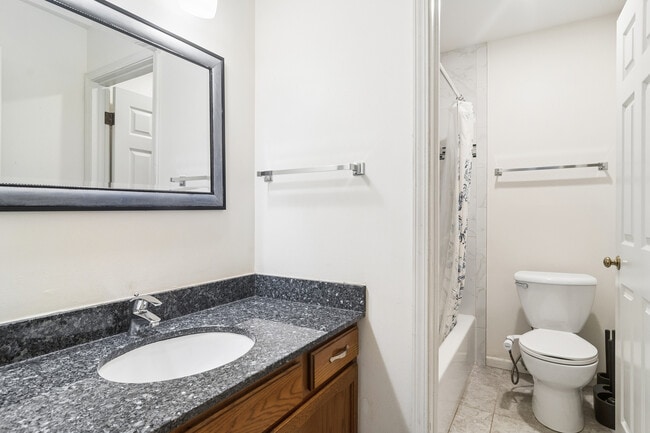 Building Photo - 1411 Wentworth Ct