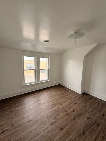 Building Photo - 18168 Brohl St