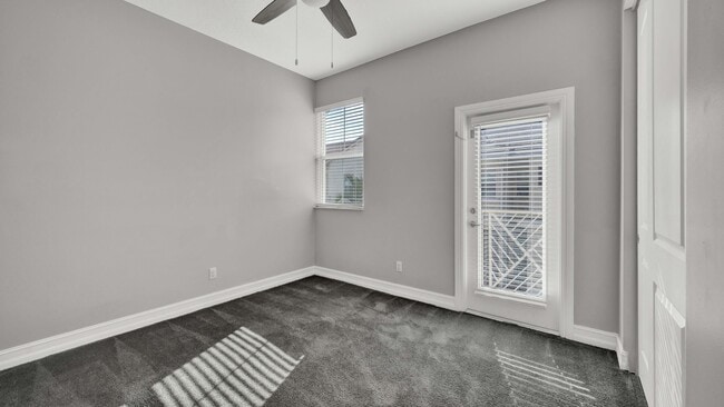 Building Photo - 94 Palm Ln