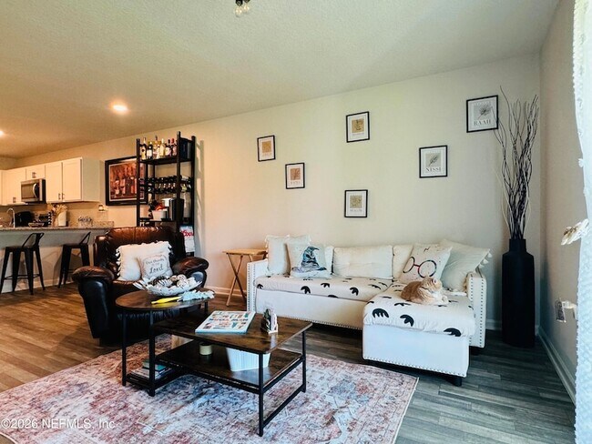 Building Photo - 45287 Red Brick Dr