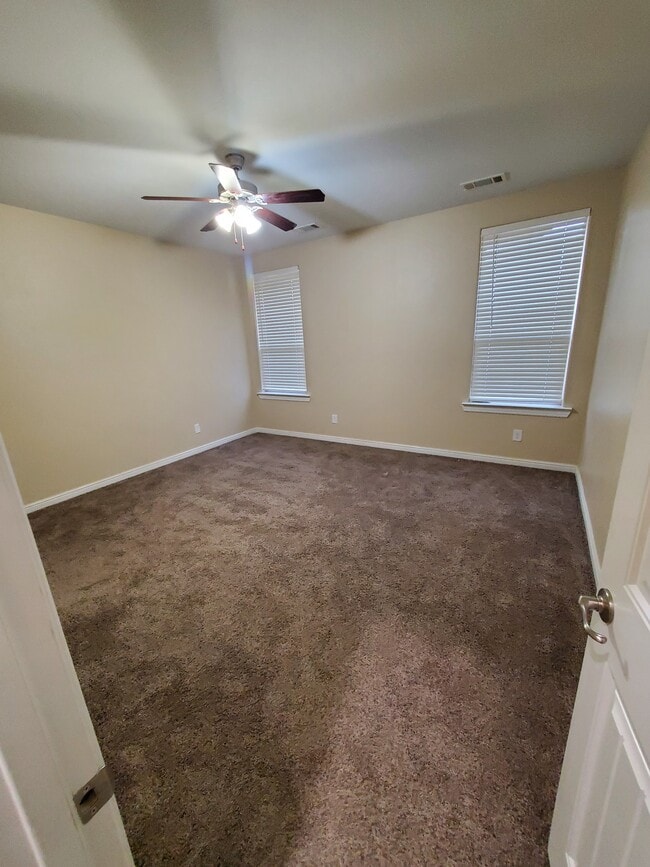 Building Photo - 103 Shadow Mountain Dr