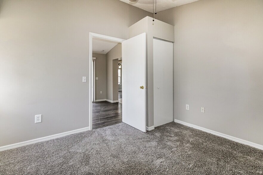 Building Photo - 11171 Heathwood Ave