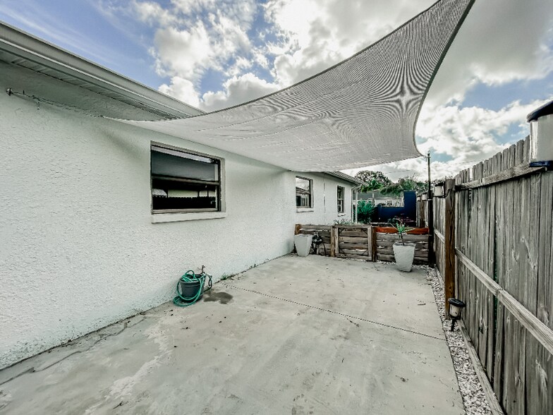 Building Photo - 1847 Shore Acres Blvd NE