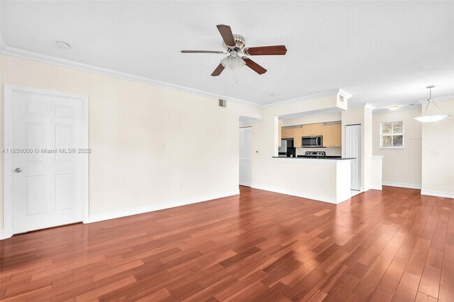Building Photo - 2532 Centergate Dr