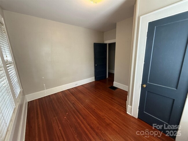 Building Photo - 319 Grandin Rd