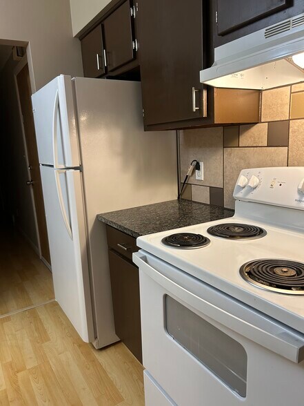 Building Photo - 2049 Tremainsville Rd