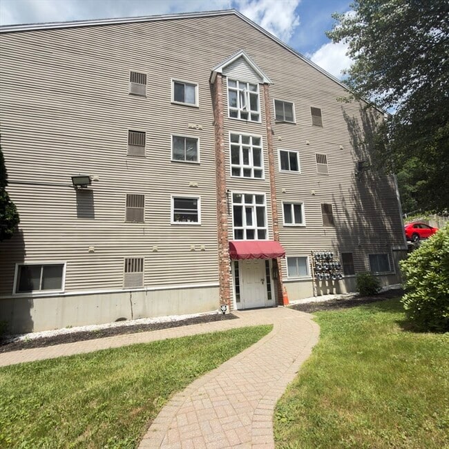 Building Photo - 44 Maria Ave