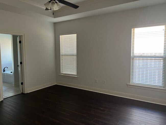 Building Photo - 101 Lexi Falls Ln