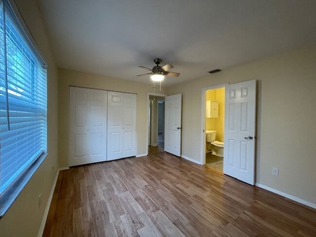 Building Photo - COUUNTRYSIDE CUTIE