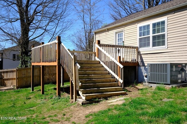 Building Photo - 548 Murray Rd NW