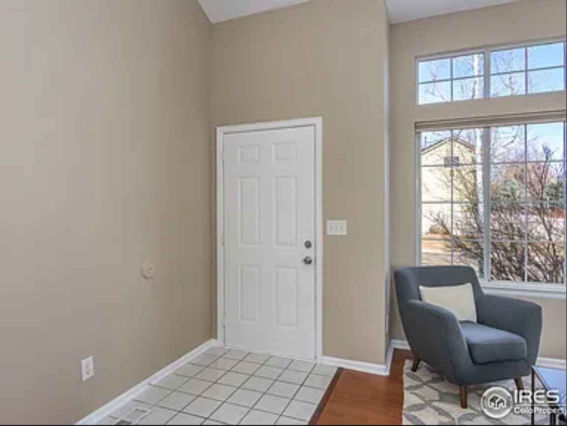 Building Photo - 1364 E Weldona Way