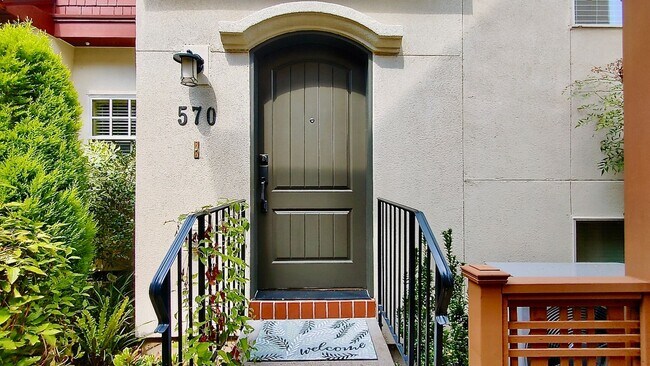 Primary Photo - Luxury 3 Bedroom Townhome in Lake Oswego’s...