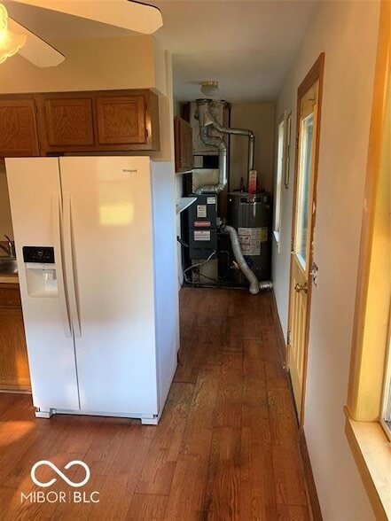 Building Photo - 555 Birch St