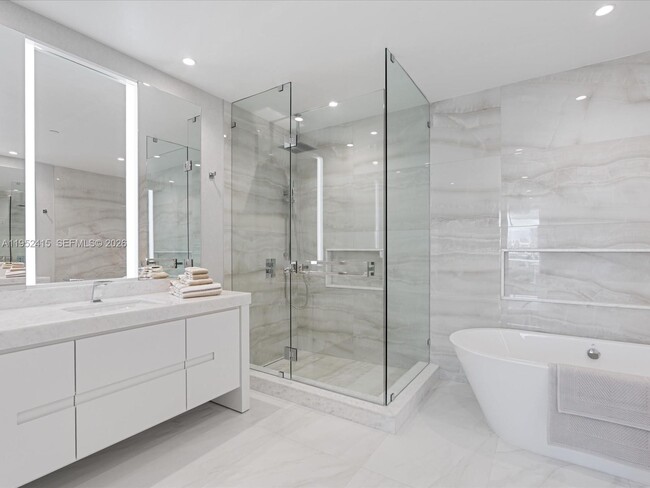 Building Photo - 220 SE Mizner Blvd