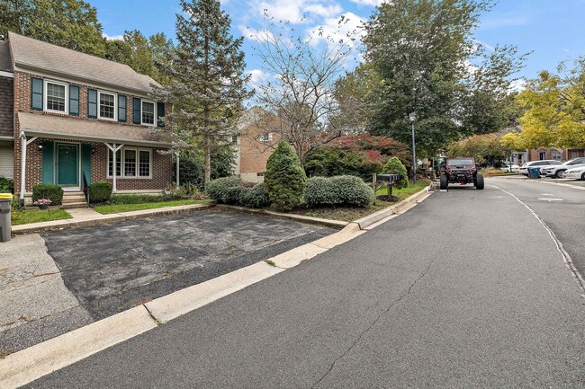 Building Photo - Lovely Home in Mendenhall Village