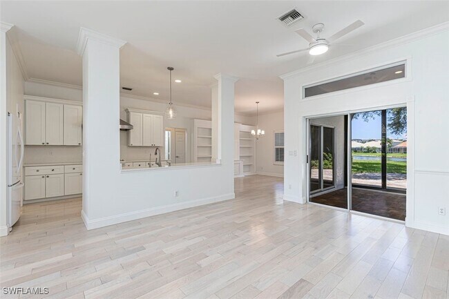 Building Photo - 7106 Lone Oak Blvd