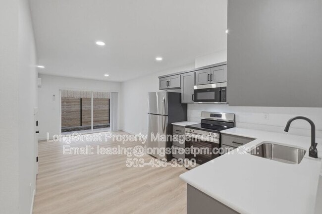 Building Photo - 826 S 19th St