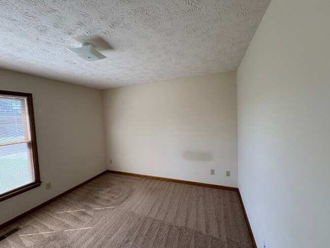 Building Photo - 2 Bedroom 2 Bathroom Duplex Available in H...