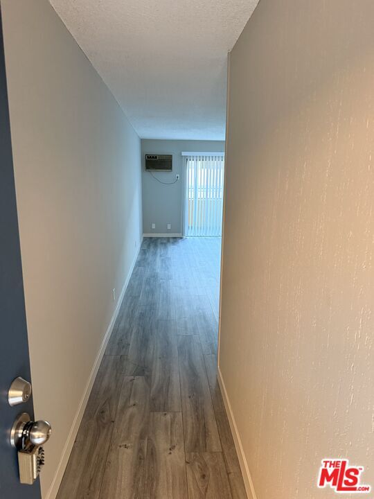 Building Photo - 4550 Overland Ave