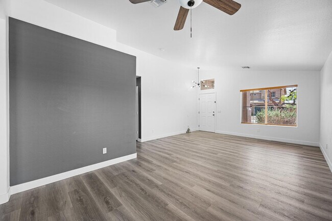Building Photo - 22994 W Solano Dr