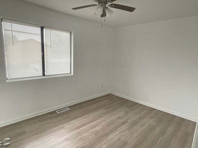 Building Photo - 710 Legion Dr