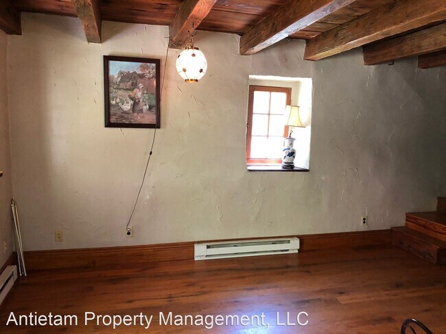 Building Photo - 4 Springfield Ln
