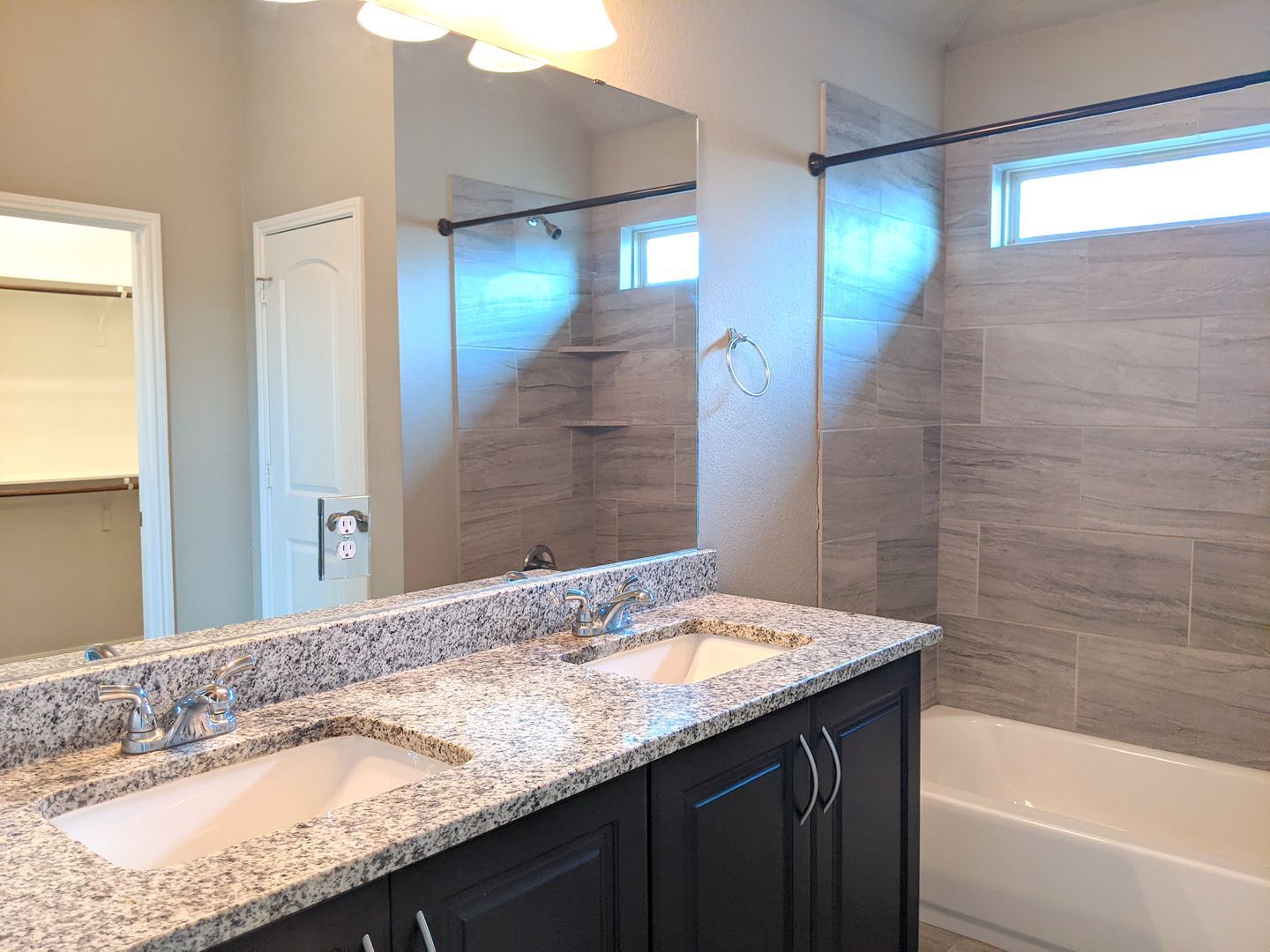 Building Photo - Available for Immediate Move-in! Wonderful Single Family Home in Siena!