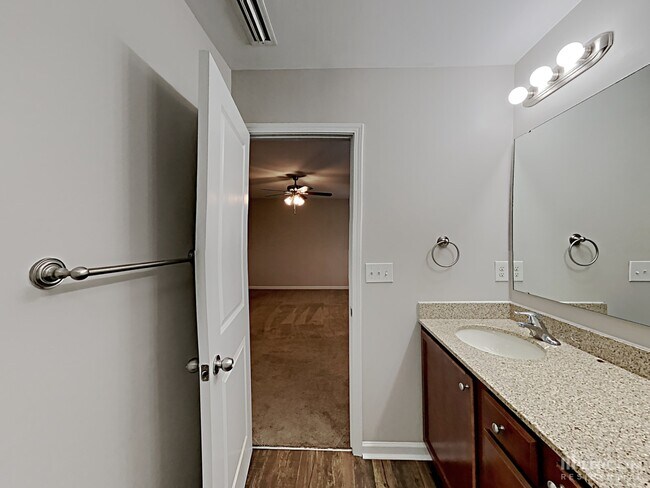 Building Photo - 5633 Idlewild Rd N