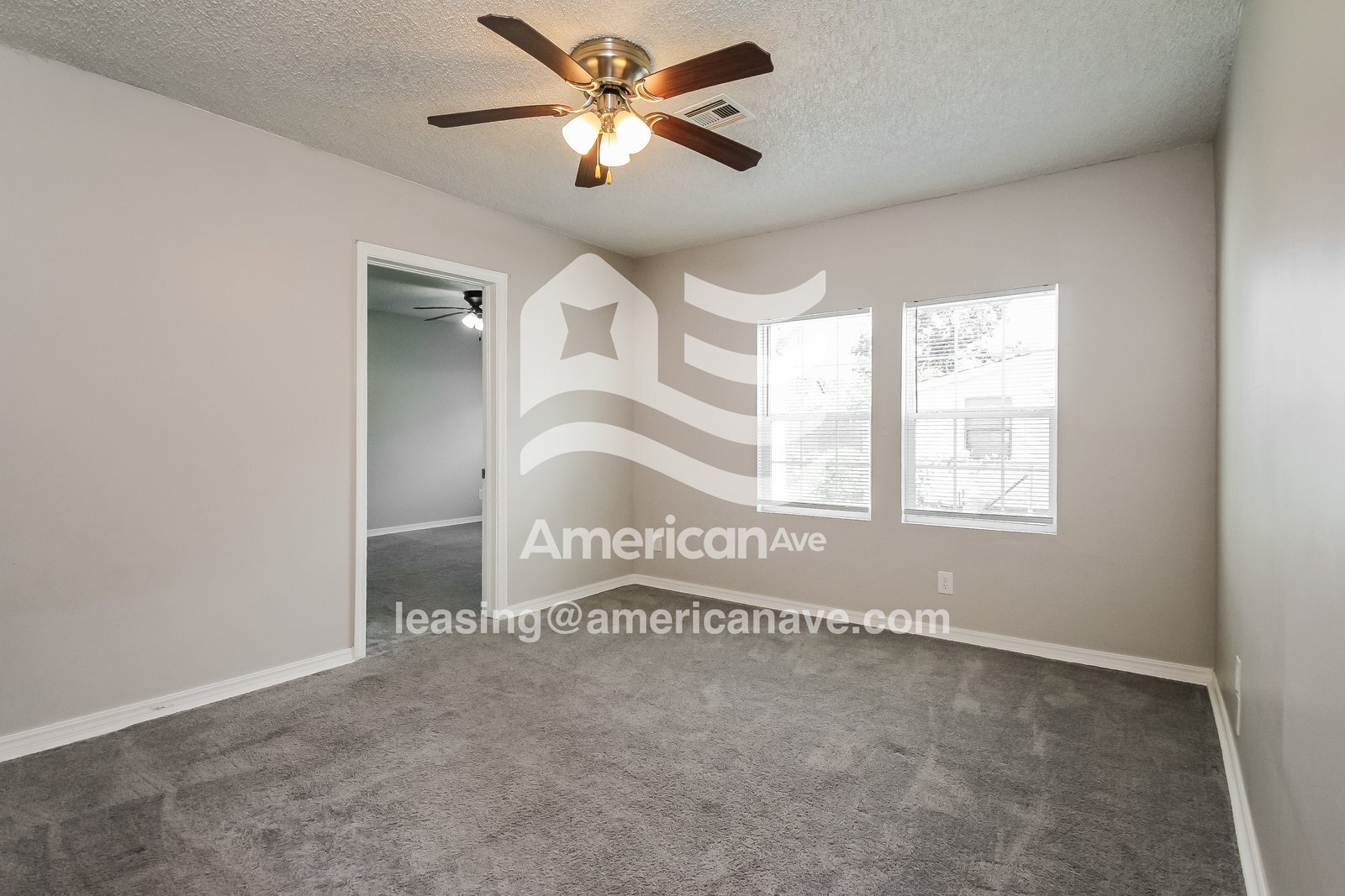 Building Photo - 210 E Will Rogers Blvd