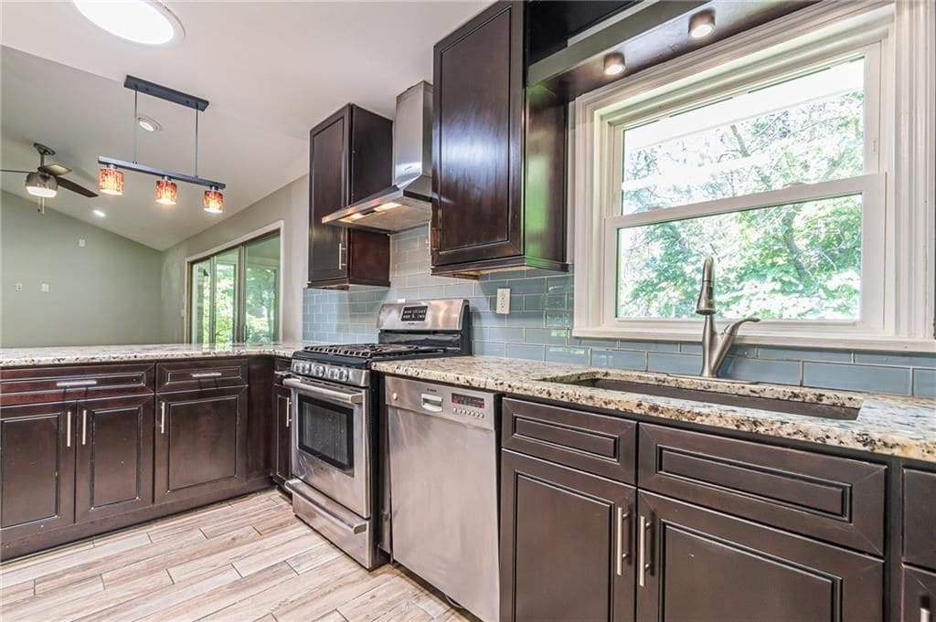 Building Photo - 1574 Old Spring House Ln