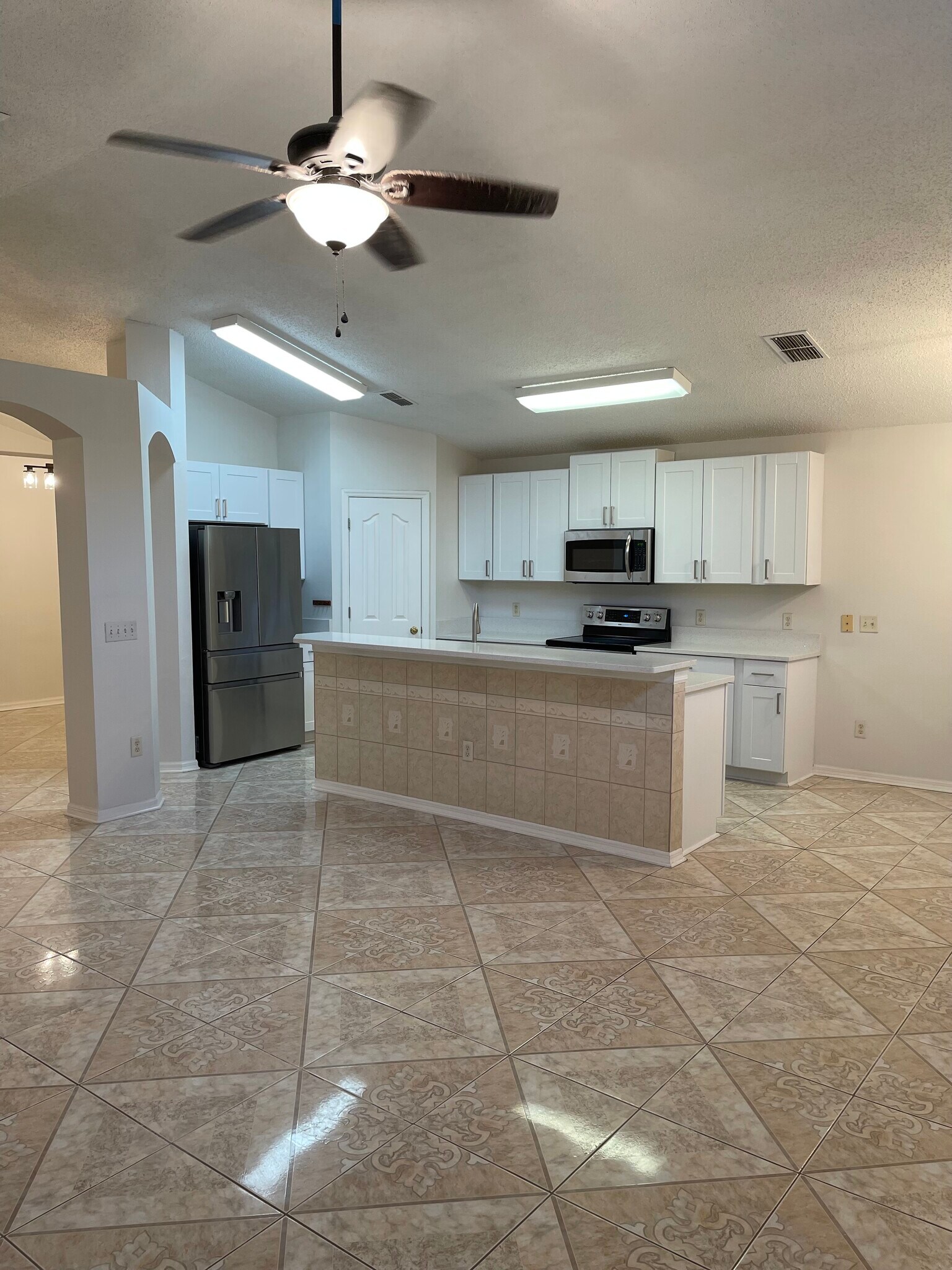 Building Photo - 13401 White Elk Loop
