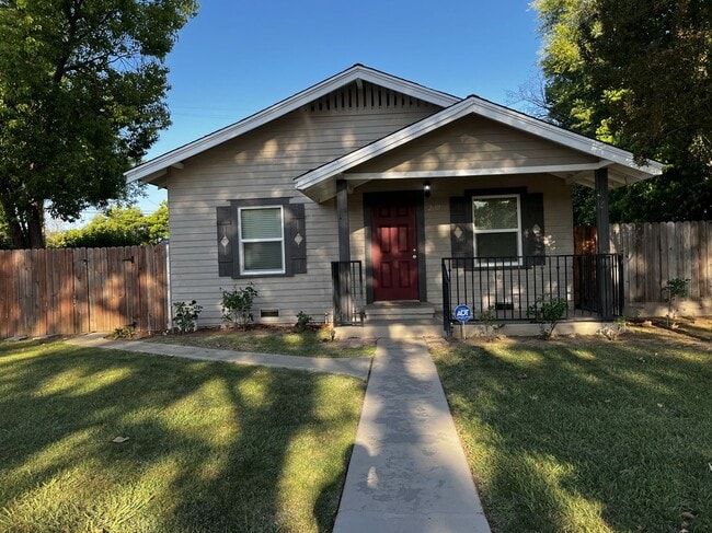 Building Photo - 2601 N Thorne Ave