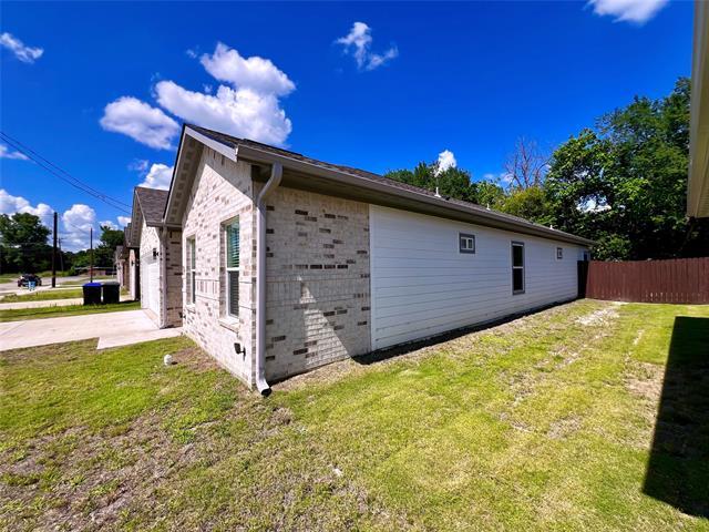 Building Photo - 807 Sayle St