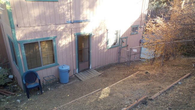 Building Photo - Nice Location