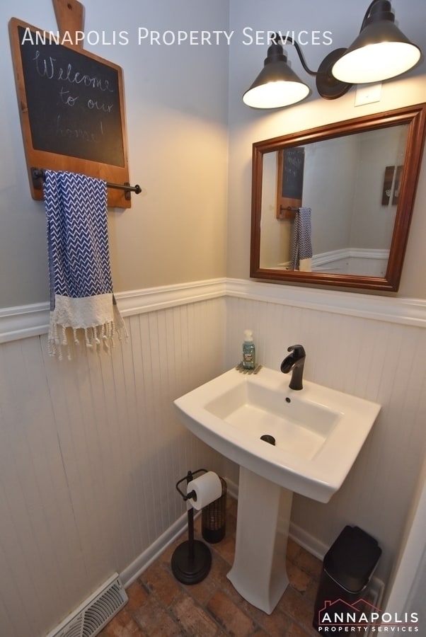 Building Photo - 1206 Cedar Park Rd