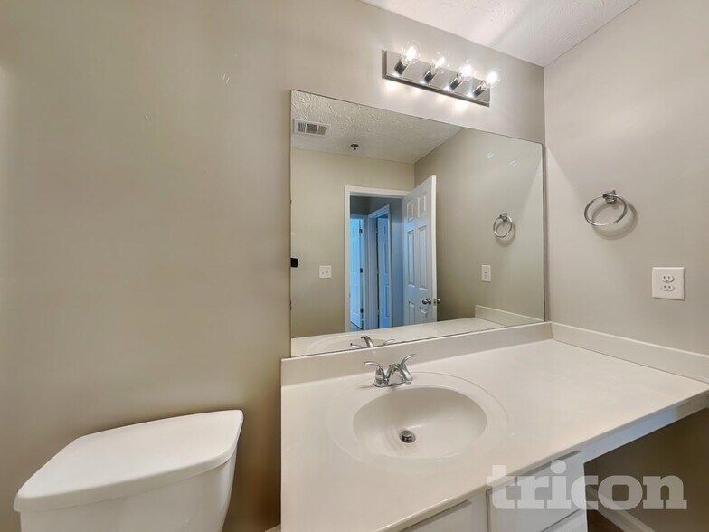 Building Photo - 135 Ellis Drive