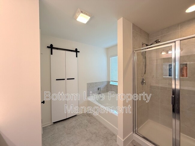 Building Photo - 2688 Andes Dr