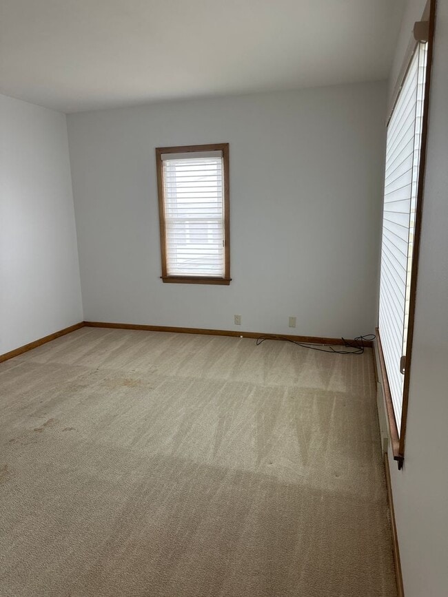 Building Photo - 1539 Byron Ave