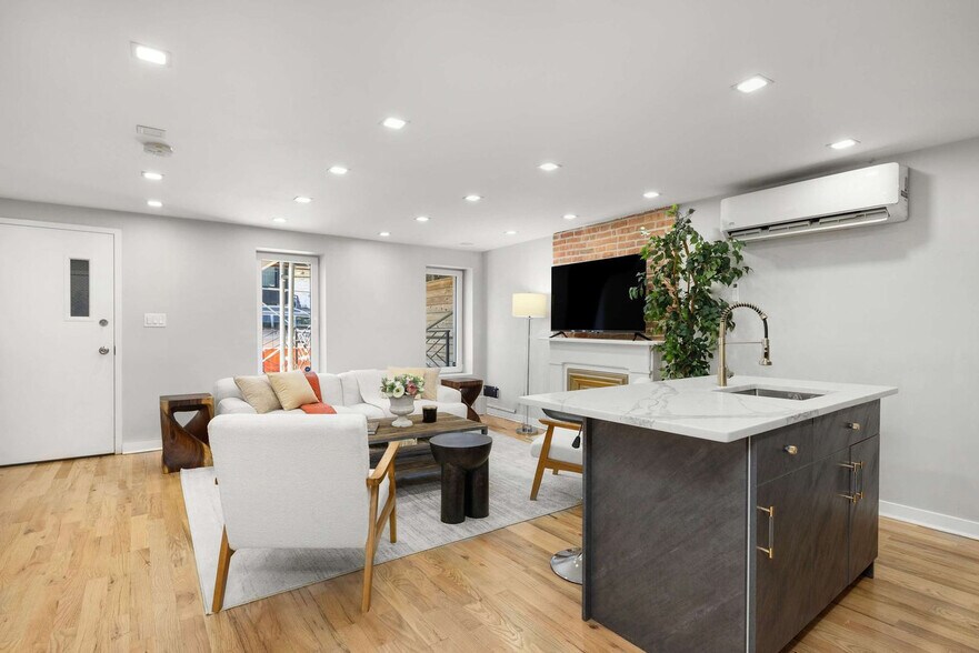 Building Photo - 1150 Lafayette Ave