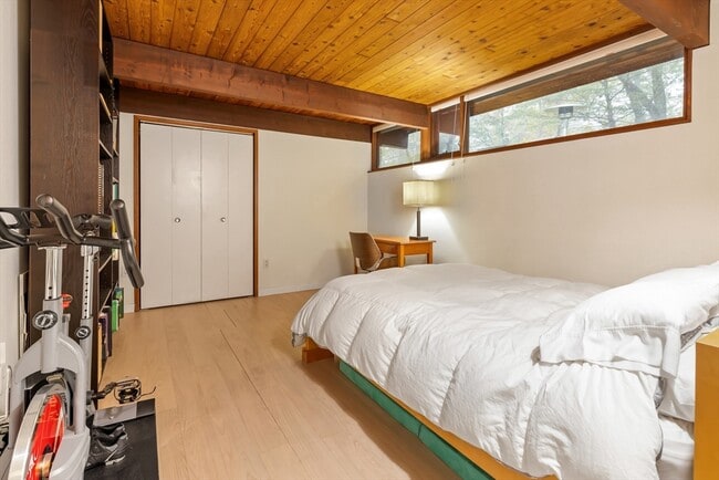 Building Photo - 134 Rangeley Rd