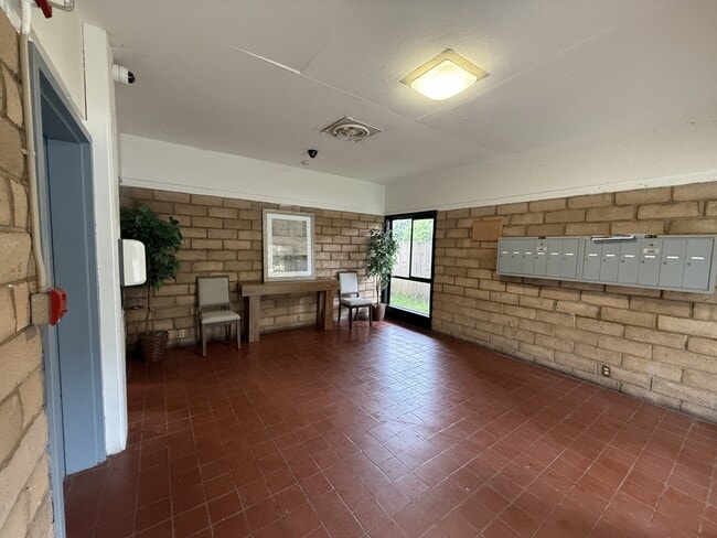 Building Photo - 2632 Warring St