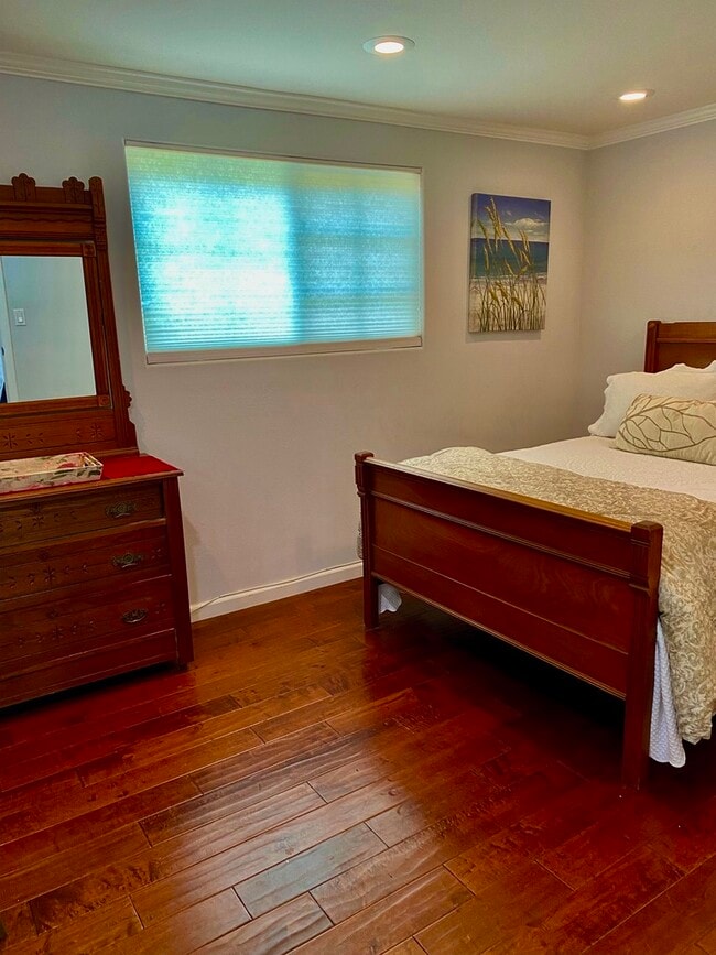 Building Photo - 224 Seaview St