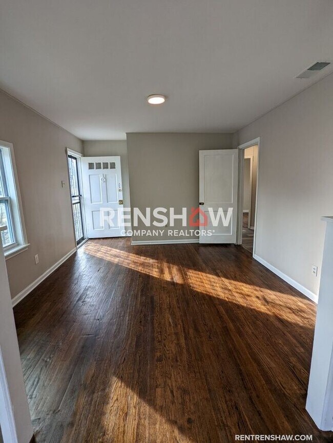 Building Photo - Completely Upgraded Property - Move in Ready!