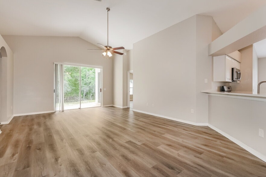 Building Photo - 29611 Birds Eye Dr