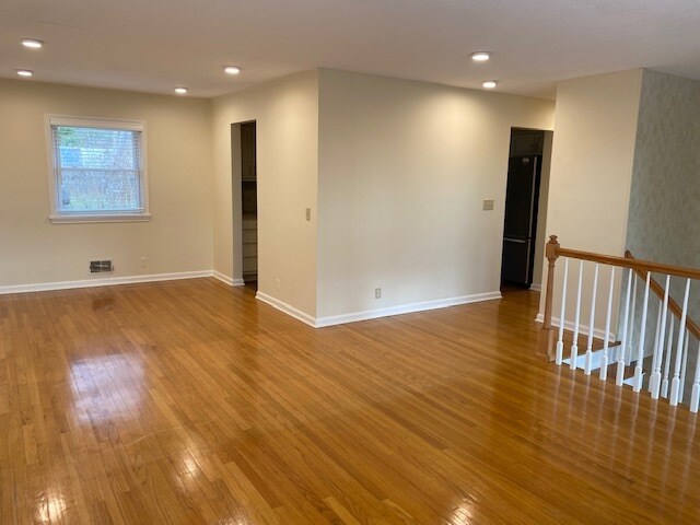 Building Photo - 13925 Aiken Rd