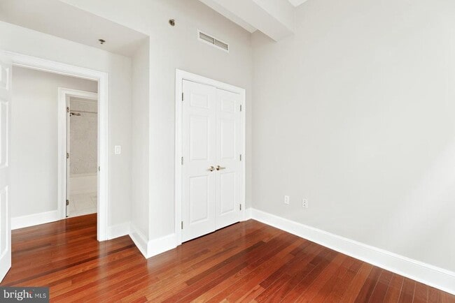 Building Photo - 1500 Chestnut St
