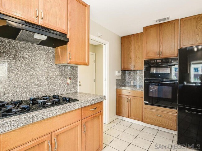 Building Photo - 8152 Zealand Way